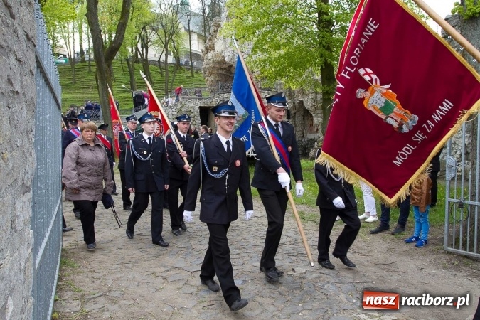 Zdjęcie w galerii na portalu naszraciborz.pl: Strażacy ze Śląska i Opolszczyzny pielgrzymowali do św. Anny  wiadomości z regionu