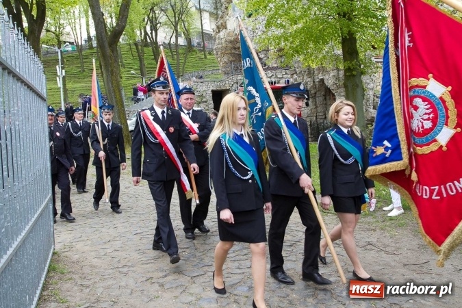 Zdjęcie w galerii na portalu naszraciborz.pl: Strażacy ze Śląska i Opolszczyzny pielgrzymowali do św. Anny  wiadomości z regionu