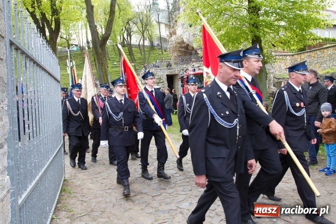 Zdjęcie w galerii na portalu naszraciborz.pl: Strażacy ze Śląska i Opolszczyzny pielgrzymowali do św. Anny  wiadomości z regionu
