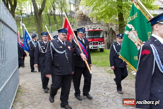 Zdjęcie w galerii na portalu naszraciborz.pl: Strażacy ze Śląska i Opolszczyzny pielgrzymowali do św. Anny  wiadomości z regionu