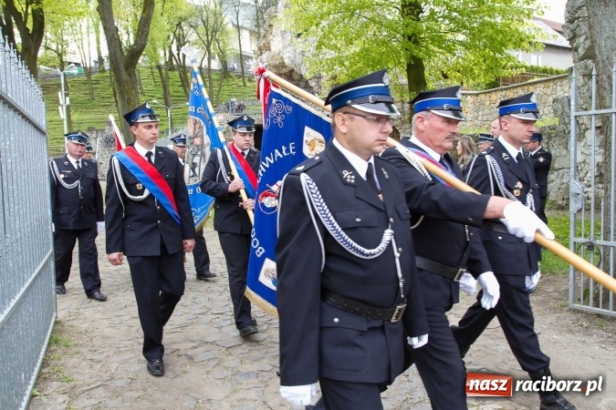 Zdjęcie w galerii na portalu naszraciborz.pl: Strażacy ze Śląska i Opolszczyzny pielgrzymowali do św. Anny  wiadomości z regionu