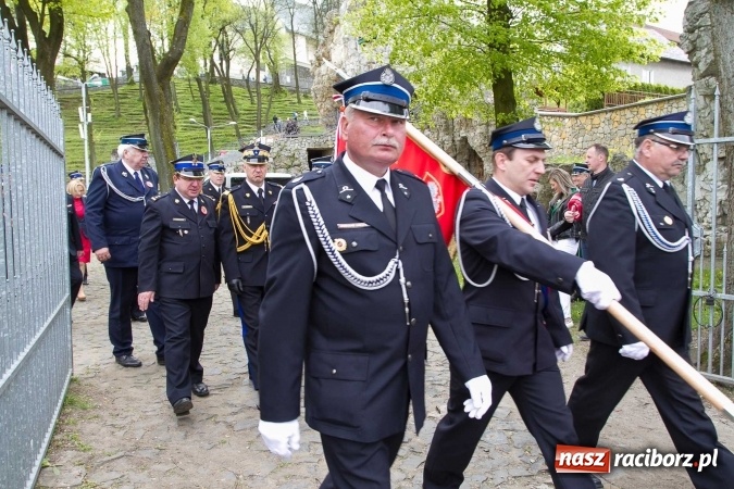 Zdjęcie w galerii na portalu naszraciborz.pl: Strażacy ze Śląska i Opolszczyzny pielgrzymowali do św. Anny  wiadomości z regionu