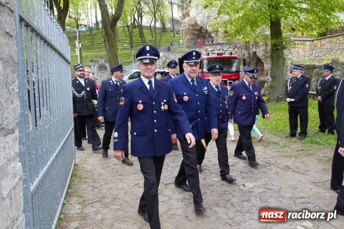 Zdjęcie w galerii na portalu naszraciborz.pl: Strażacy ze Śląska i Opolszczyzny pielgrzymowali do św. Anny  wiadomości z regionu