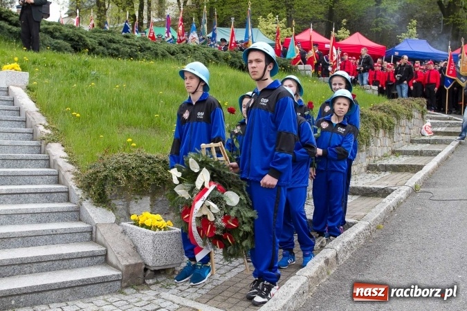 Zdjęcie w galerii na portalu naszraciborz.pl: Strażacy ze Śląska i Opolszczyzny pielgrzymowali do św. Anny  wiadomości z regionu