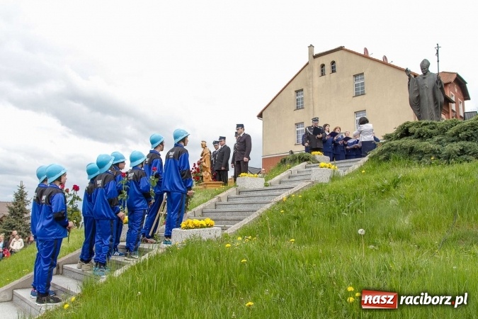 Zdjęcie w galerii na portalu naszraciborz.pl: Strażacy ze Śląska i Opolszczyzny pielgrzymowali do św. Anny  wiadomości z regionu