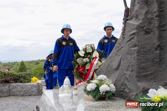 Zdjęcie w galerii na portalu naszraciborz.pl: Strażacy ze Śląska i Opolszczyzny pielgrzymowali do św. Anny  wiadomości z regionu