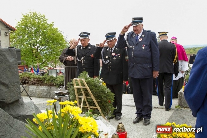 Zdjęcie w galerii na portalu naszraciborz.pl: Strażacy ze Śląska i Opolszczyzny pielgrzymowali do św. Anny  wiadomości z regionu