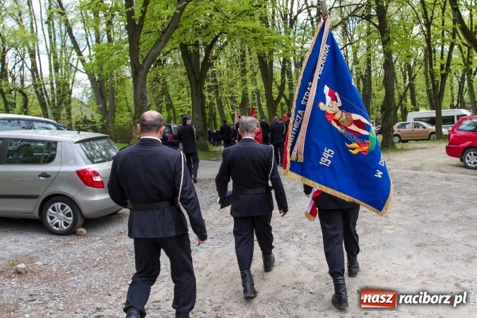 Zdjęcie w galerii na portalu naszraciborz.pl: Strażacy ze Śląska i Opolszczyzny pielgrzymowali do św. Anny  wiadomości z regionu