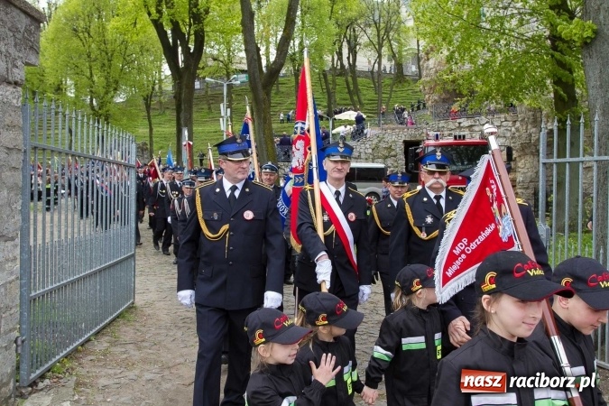 Zdjęcie w galerii na portalu naszraciborz.pl: Strażacy ze Śląska i Opolszczyzny pielgrzymowali do św. Anny  wiadomości z regionu