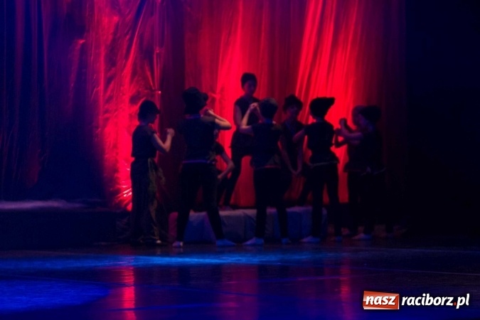 Zdjęcie w galerii na portalu naszraciborz.pl: Kraina lodu - Czesi zachwycili w RCK widowiskiem baletowym wiadomości z regionu
