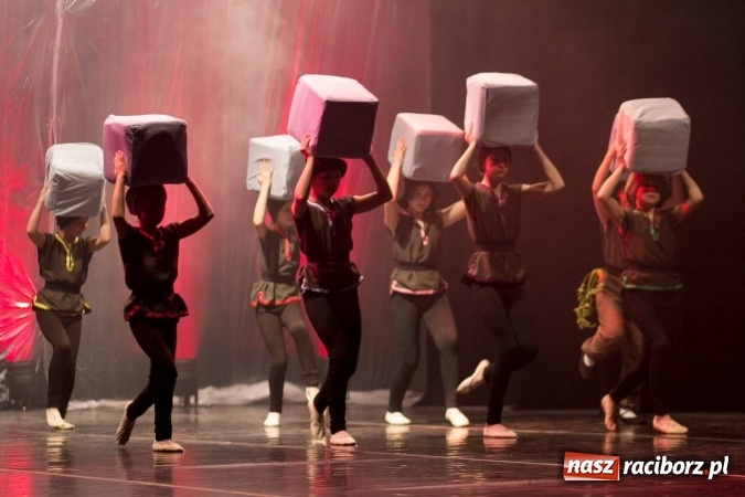 Zdjęcie w galerii na portalu naszraciborz.pl: Kraina lodu - Czesi zachwycili w RCK widowiskiem baletowym wiadomości z regionu