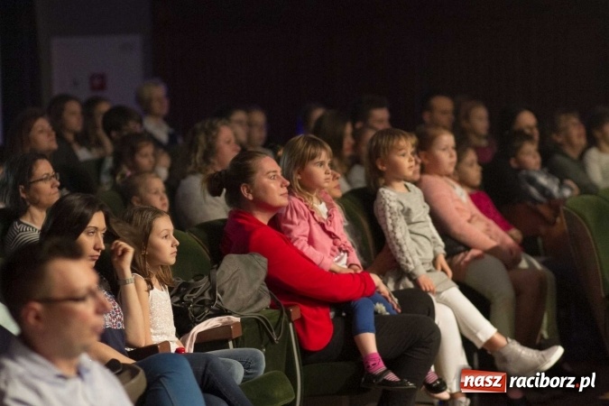 Zdjęcie w galerii na portalu naszraciborz.pl: Kraina lodu - Czesi zachwycili w RCK widowiskiem baletowym wiadomości z regionu