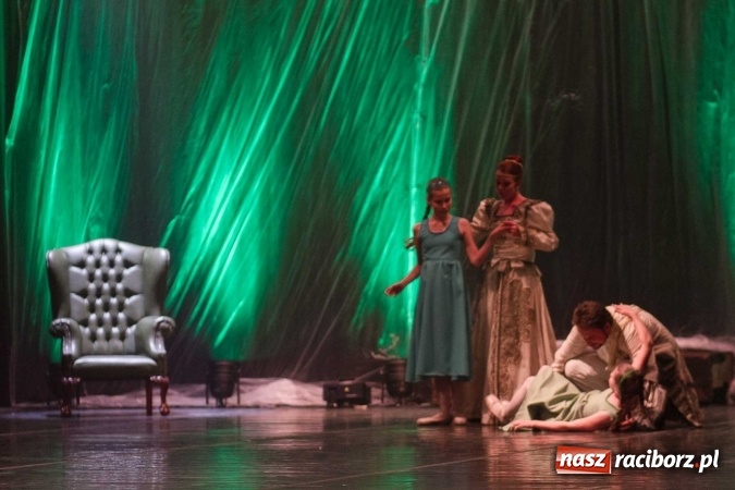 Zdjęcie w galerii na portalu naszraciborz.pl: Kraina lodu - Czesi zachwycili w RCK widowiskiem baletowym wiadomości z regionu