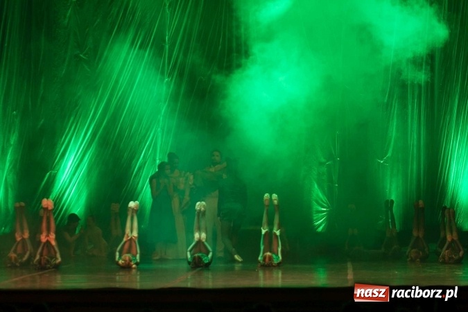 Zdjęcie w galerii na portalu naszraciborz.pl: Kraina lodu - Czesi zachwycili w RCK widowiskiem baletowym wiadomości z regionu