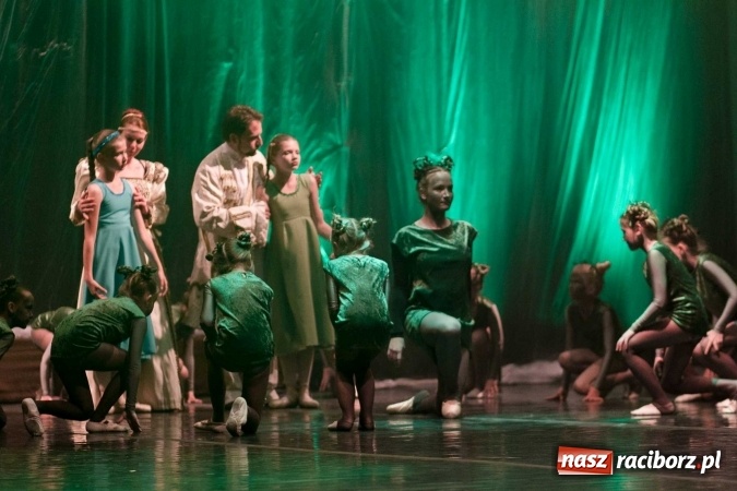Zdjęcie w galerii na portalu naszraciborz.pl: Kraina lodu - Czesi zachwycili w RCK widowiskiem baletowym wiadomości z regionu
