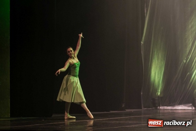 Zdjęcie w galerii na portalu naszraciborz.pl: Kraina lodu - Czesi zachwycili w RCK widowiskiem baletowym wiadomości z regionu