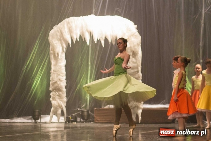 Zdjęcie w galerii na portalu naszraciborz.pl: Kraina lodu - Czesi zachwycili w RCK widowiskiem baletowym wiadomości z regionu