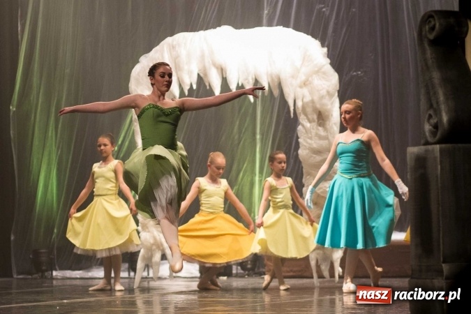 Zdjęcie w galerii na portalu naszraciborz.pl: Kraina lodu - Czesi zachwycili w RCK widowiskiem baletowym wiadomości z regionu