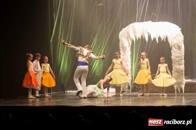 Zdjęcie w galerii na portalu naszraciborz.pl: Kraina lodu - Czesi zachwycili w RCK widowiskiem baletowym wiadomości z regionu