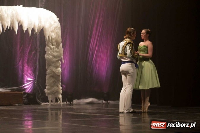 Zdjęcie w galerii na portalu naszraciborz.pl: Kraina lodu - Czesi zachwycili w RCK widowiskiem baletowym wiadomości z regionu