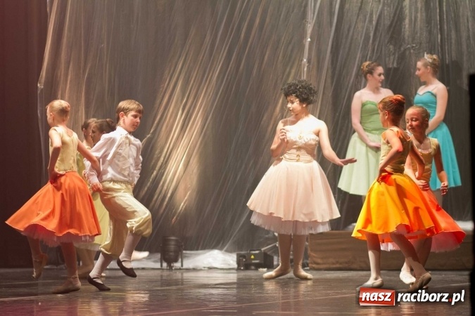 Zdjęcie w galerii na portalu naszraciborz.pl: Kraina lodu - Czesi zachwycili w RCK widowiskiem baletowym wiadomości z regionu