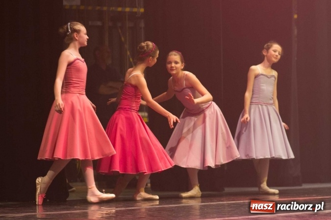 Zdjęcie w galerii na portalu naszraciborz.pl: Kraina lodu - Czesi zachwycili w RCK widowiskiem baletowym wiadomości z regionu