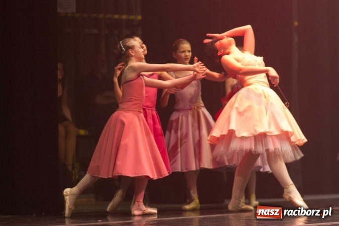 Zdjęcie w galerii na portalu naszraciborz.pl: Kraina lodu - Czesi zachwycili w RCK widowiskiem baletowym wiadomości z regionu