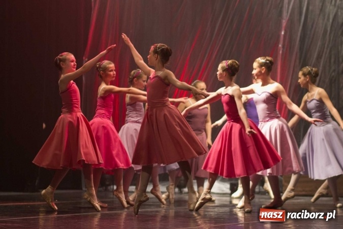 Zdjęcie w galerii na portalu naszraciborz.pl: Kraina lodu - Czesi zachwycili w RCK widowiskiem baletowym wiadomości z regionu