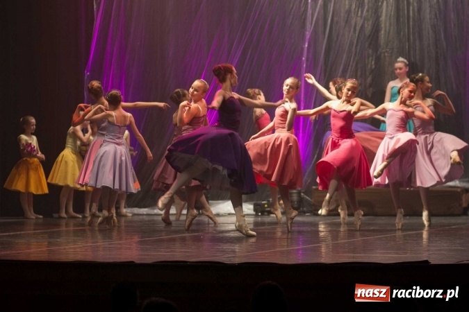 Zdjęcie w galerii na portalu naszraciborz.pl: Kraina lodu - Czesi zachwycili w RCK widowiskiem baletowym wiadomości z regionu