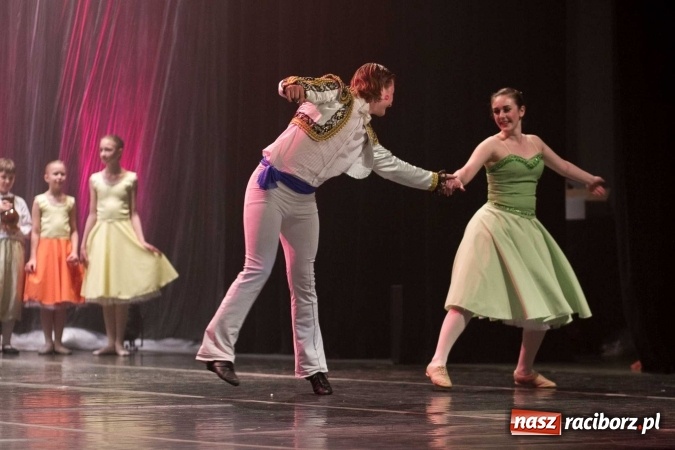 Zdjęcie w galerii na portalu naszraciborz.pl: Kraina lodu - Czesi zachwycili w RCK widowiskiem baletowym wiadomości z regionu