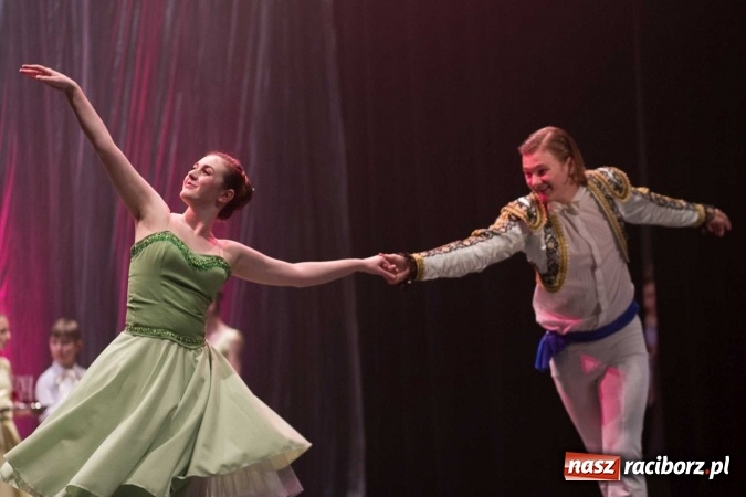 Zdjęcie w galerii na portalu naszraciborz.pl: Kraina lodu - Czesi zachwycili w RCK widowiskiem baletowym wiadomości z regionu