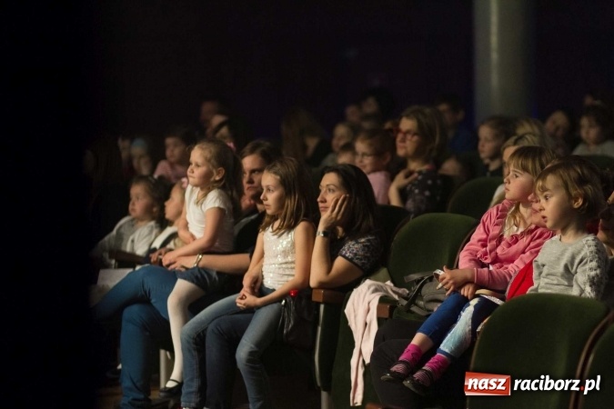 Zdjęcie w galerii na portalu naszraciborz.pl: Kraina lodu - Czesi zachwycili w RCK widowiskiem baletowym wiadomości z regionu