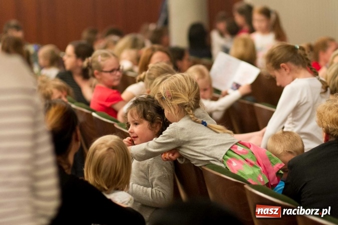 Zdjęcie w galerii na portalu naszraciborz.pl: Kraina lodu - Czesi zachwycili w RCK widowiskiem baletowym wiadomości z regionu
