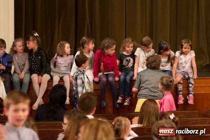 Zdjęcie w galerii na portalu naszraciborz.pl: Kraina lodu - Czesi zachwycili w RCK widowiskiem baletowym wiadomości z regionu