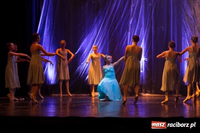 Zdjęcie w galerii na portalu naszraciborz.pl: Kraina lodu - Czesi zachwycili w RCK widowiskiem baletowym wiadomości z regionu