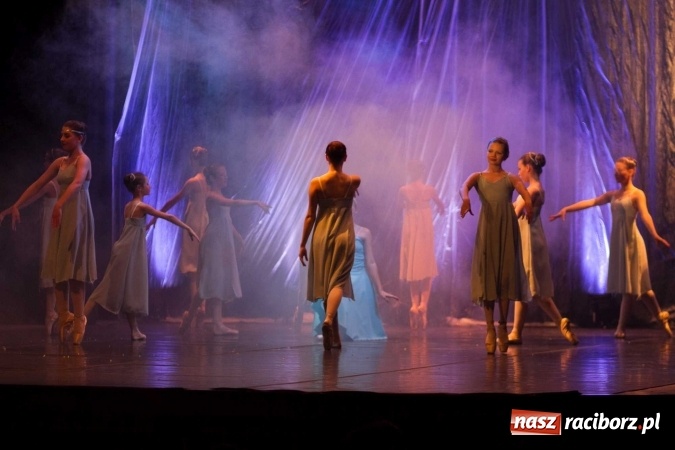 Zdjęcie w galerii na portalu naszraciborz.pl: Kraina lodu - Czesi zachwycili w RCK widowiskiem baletowym wiadomości z regionu