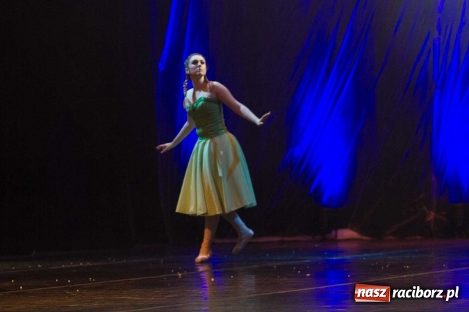 Zdjęcie w galerii na portalu naszraciborz.pl: Kraina lodu - Czesi zachwycili w RCK widowiskiem baletowym wiadomości z regionu