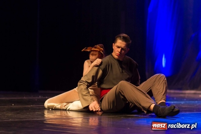 Zdjęcie w galerii na portalu naszraciborz.pl: Kraina lodu - Czesi zachwycili w RCK widowiskiem baletowym wiadomości z regionu