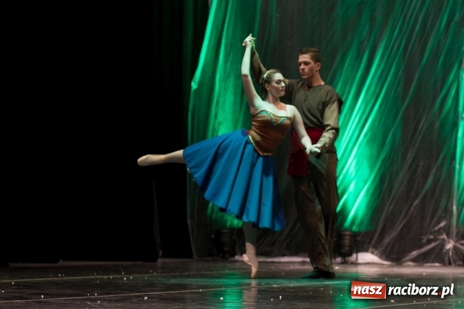 Zdjęcie w galerii na portalu naszraciborz.pl: Kraina lodu - Czesi zachwycili w RCK widowiskiem baletowym wiadomości z regionu
