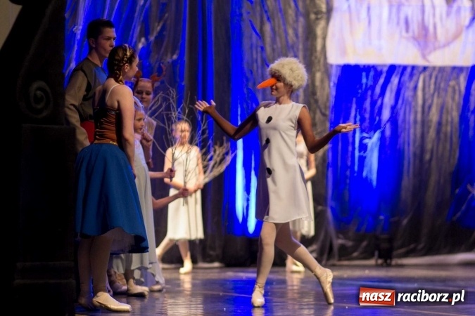 Zdjęcie w galerii na portalu naszraciborz.pl: Kraina lodu - Czesi zachwycili w RCK widowiskiem baletowym wiadomości z regionu