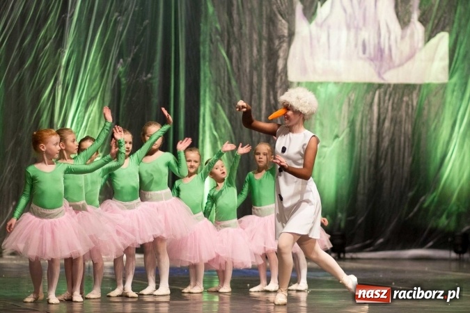 Zdjęcie w galerii na portalu naszraciborz.pl: Kraina lodu - Czesi zachwycili w RCK widowiskiem baletowym wiadomości z regionu