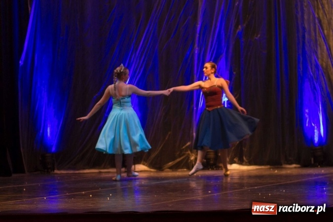 Zdjęcie w galerii na portalu naszraciborz.pl: Kraina lodu - Czesi zachwycili w RCK widowiskiem baletowym wiadomości z regionu