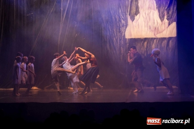 Zdjęcie w galerii na portalu naszraciborz.pl: Kraina lodu - Czesi zachwycili w RCK widowiskiem baletowym wiadomości z regionu
