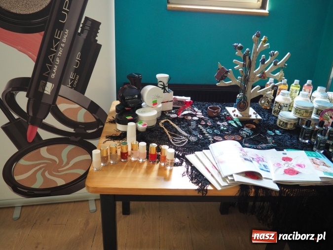 Zdjęcie w galerii na portalu naszraciborz.pl: Glam Show Cafe na Końcu Świata wiadomości z regionu