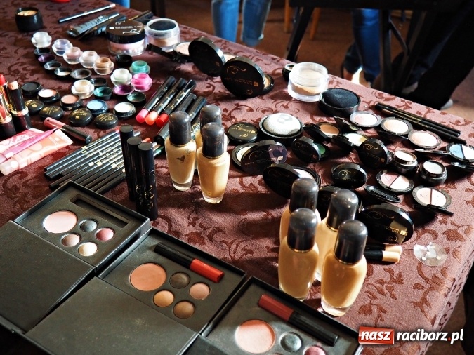 Zdjęcie w galerii na portalu naszraciborz.pl: Glam Show Cafe na Końcu Świata wiadomości z regionu