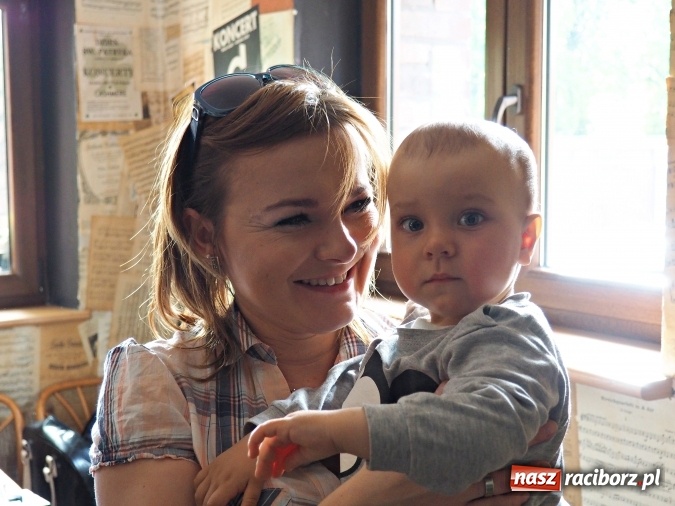 Zdjęcie w galerii na portalu naszraciborz.pl: Glam Show Cafe na Końcu Świata wiadomości z regionu