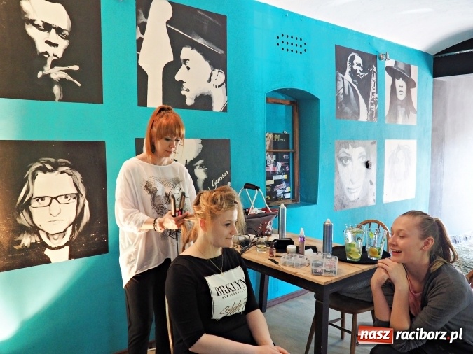 Zdjęcie w galerii na portalu naszraciborz.pl: Glam Show Cafe na Końcu Świata wiadomości z regionu