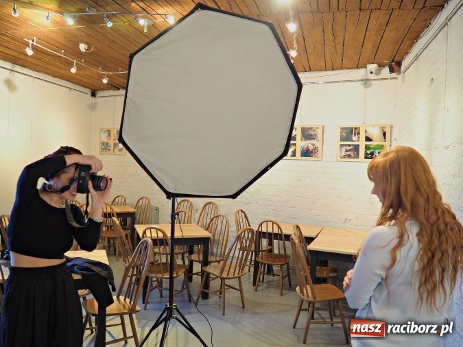 Zdjęcie w galerii na portalu naszraciborz.pl: Glam Show Cafe na Końcu Świata wiadomości z regionu