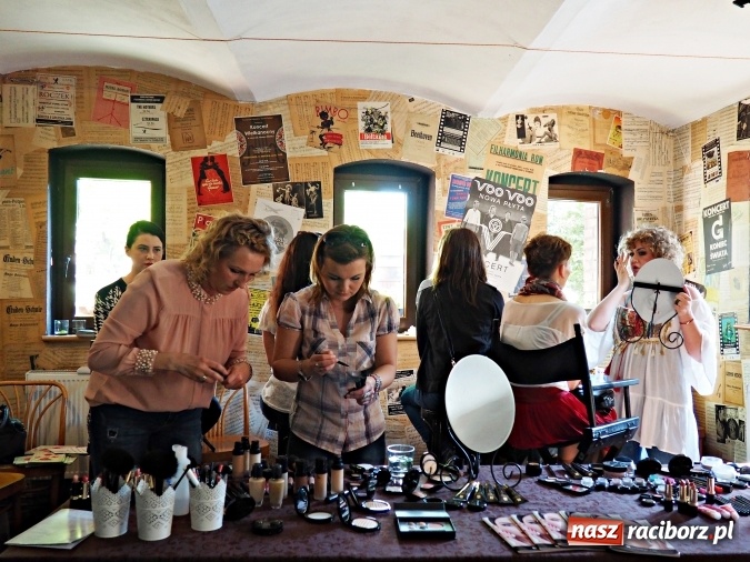 Zdjęcie w galerii na portalu naszraciborz.pl: Glam Show Cafe na Końcu Świata wiadomości z regionu