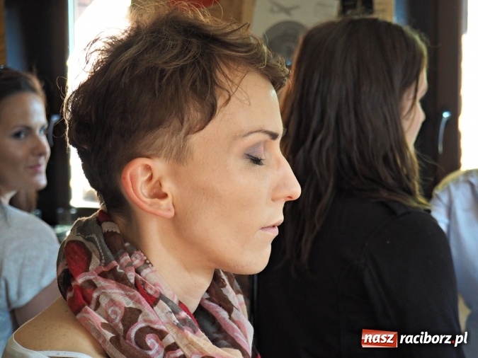 Zdjęcie w galerii na portalu naszraciborz.pl: Glam Show Cafe na Końcu Świata wiadomości z regionu